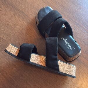 FREE PEOPLE -  FAIRMOUNT FLARED SANDAL - BLACK